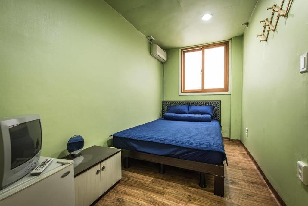 Chris Hostel Сеул Экстерьер фото